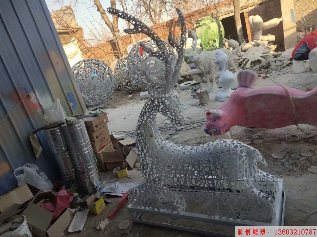不銹鋼字母拼接鏤空鹿雕塑 動物景觀鹿雕塑6 不銹鋼字母拼接鏤空鹿雕塑 動物景觀鹿雕塑6