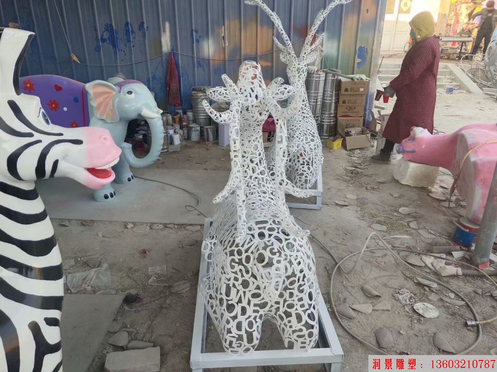 不銹鋼字母拼接鏤空鹿雕塑 動物景觀鹿雕塑8 不銹鋼字母拼接鏤空鹿雕塑 動物景觀鹿雕塑8